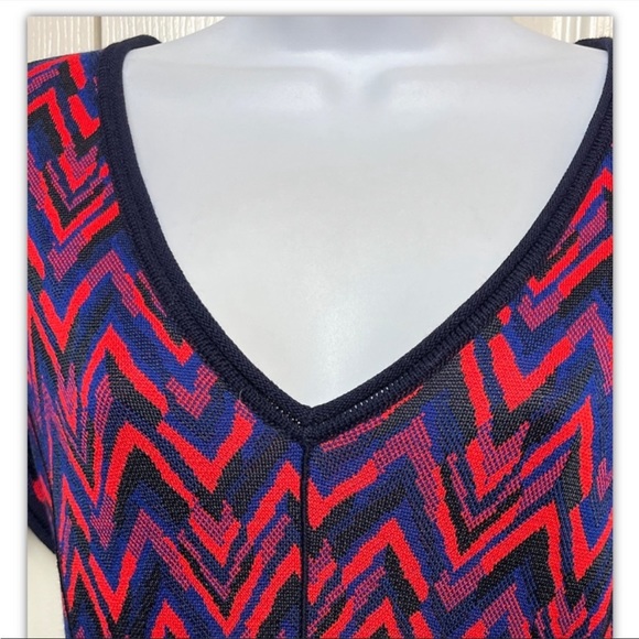 St. John Black Label Knit A-Line Chevron Dress V-Neck Wool Blend 8 - Picture 10 of 13